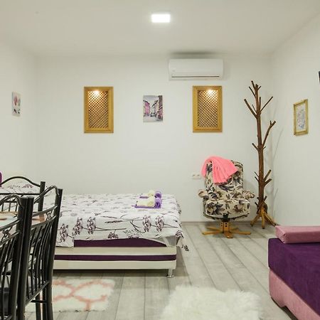 מוסטר Studio Apartments Kim - Dilberovic מראה חיצוני תמונה