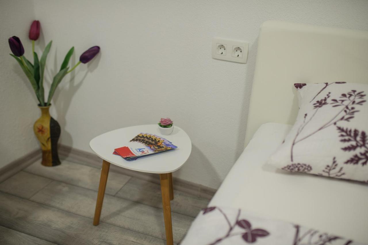 מוסטר Studio Apartments Kim - Dilberovic מראה חיצוני תמונה