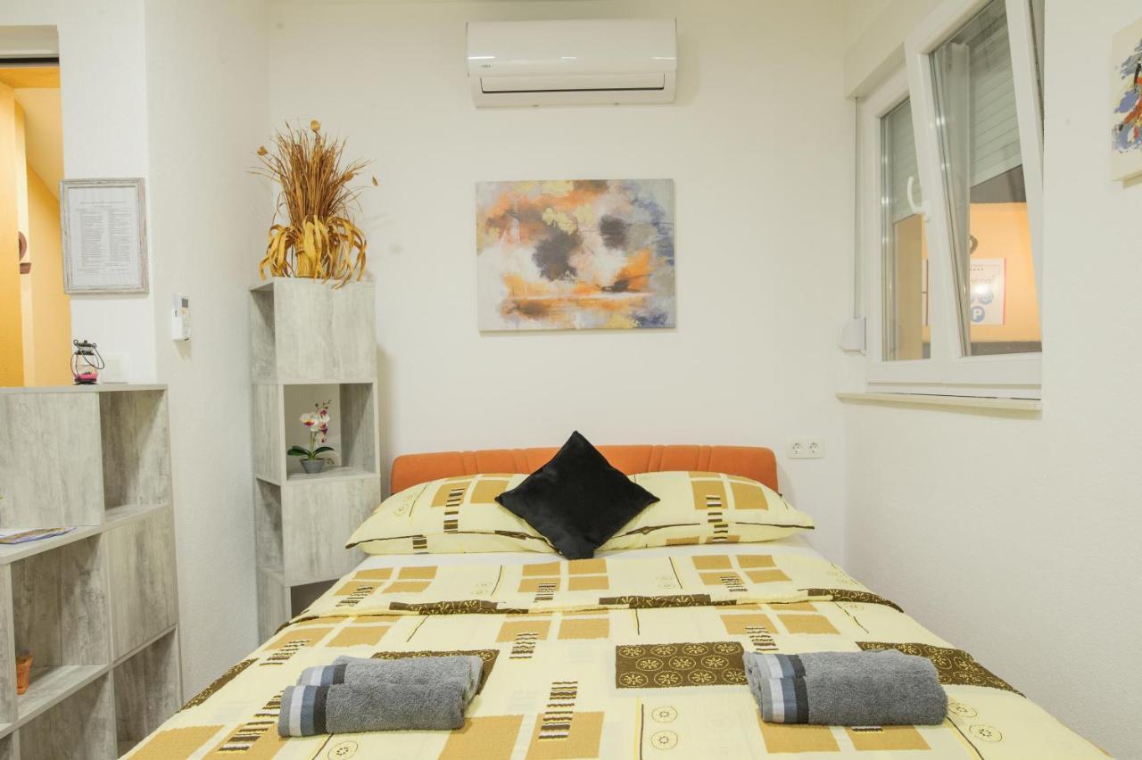 מוסטר Studio Apartments Kim - Dilberovic מראה חיצוני תמונה