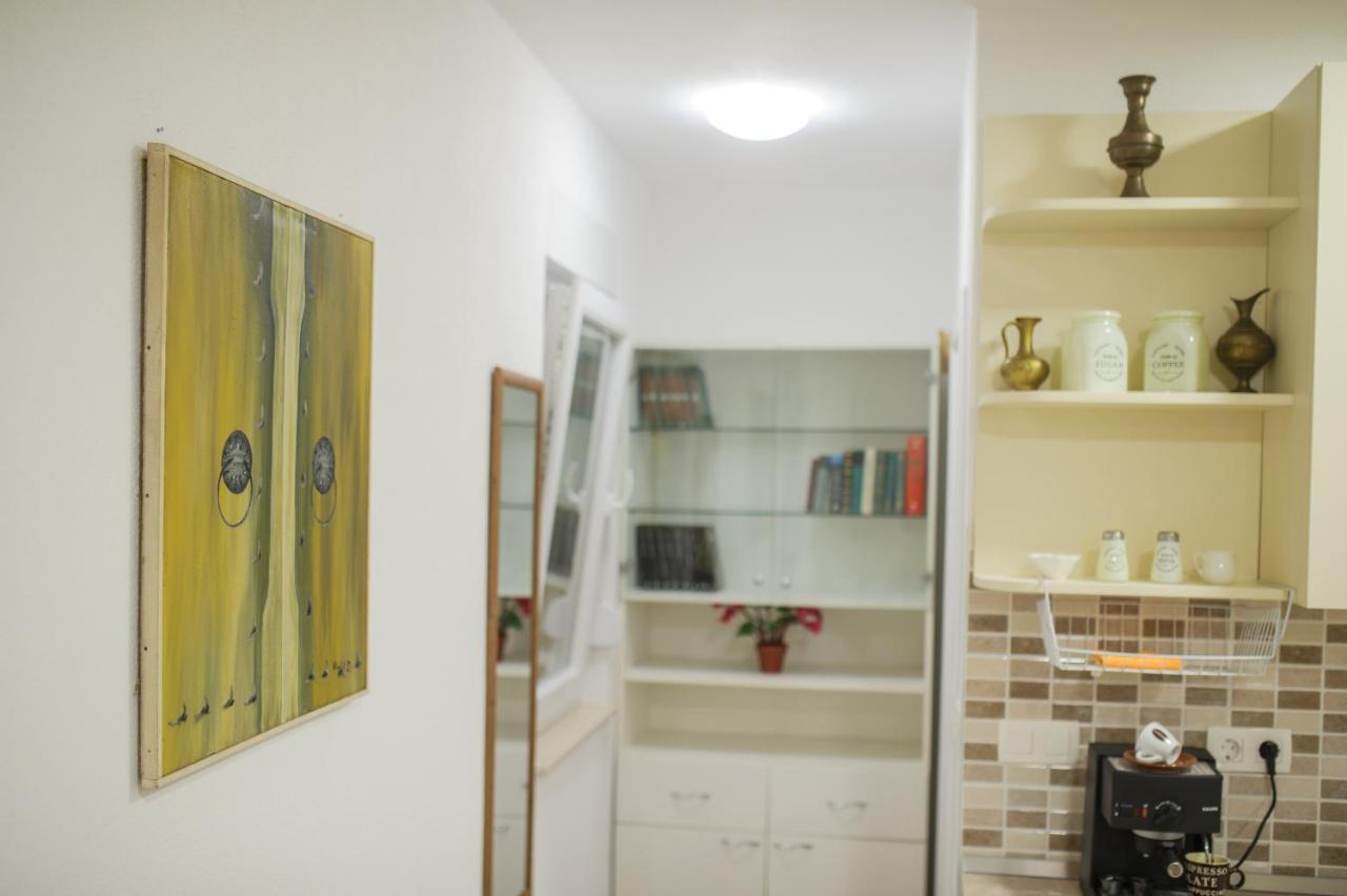מוסטר Studio Apartments Kim - Dilberovic מראה חיצוני תמונה