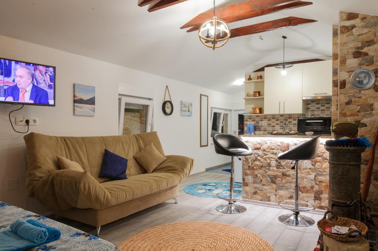 מוסטר Studio Apartments Kim - Dilberovic מראה חיצוני תמונה