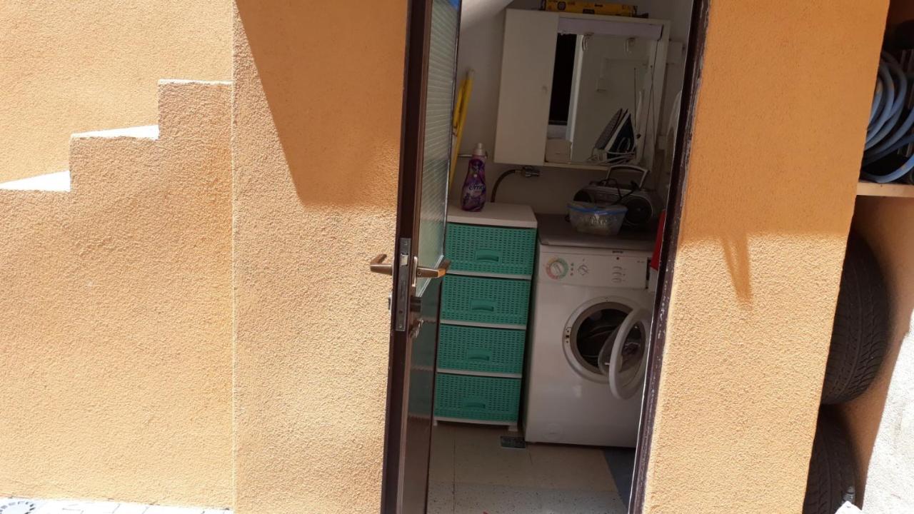 מוסטר Studio Apartments Kim - Dilberovic מראה חיצוני תמונה