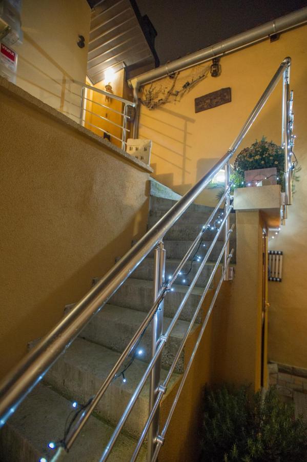 מוסטר Studio Apartments Kim - Dilberovic מראה חיצוני תמונה