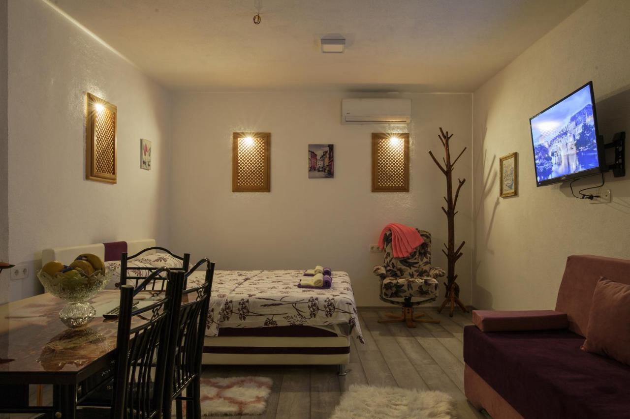 מוסטר Studio Apartments Kim - Dilberovic מראה חיצוני תמונה