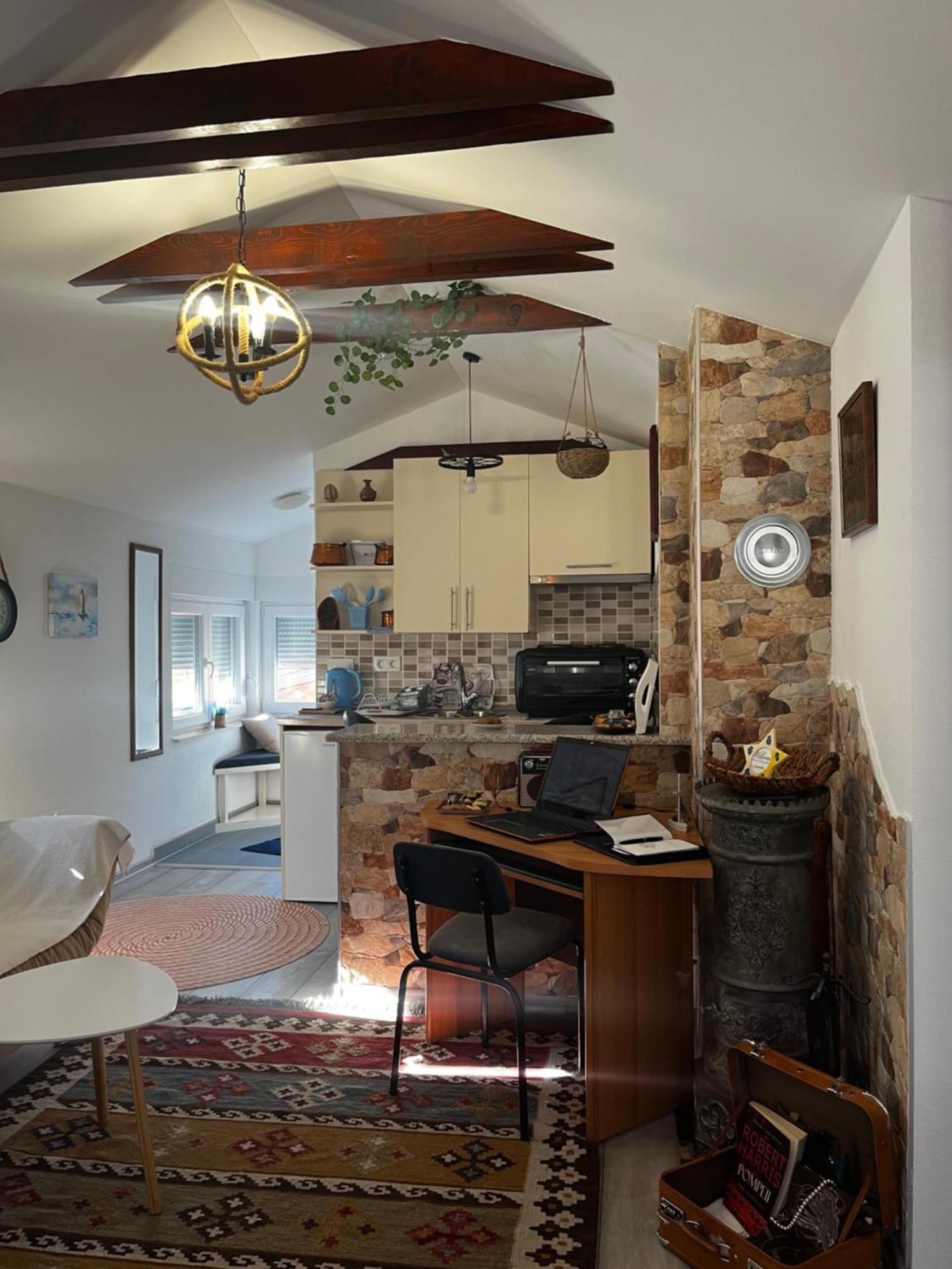 מוסטר Studio Apartments Kim - Dilberovic מראה חיצוני תמונה