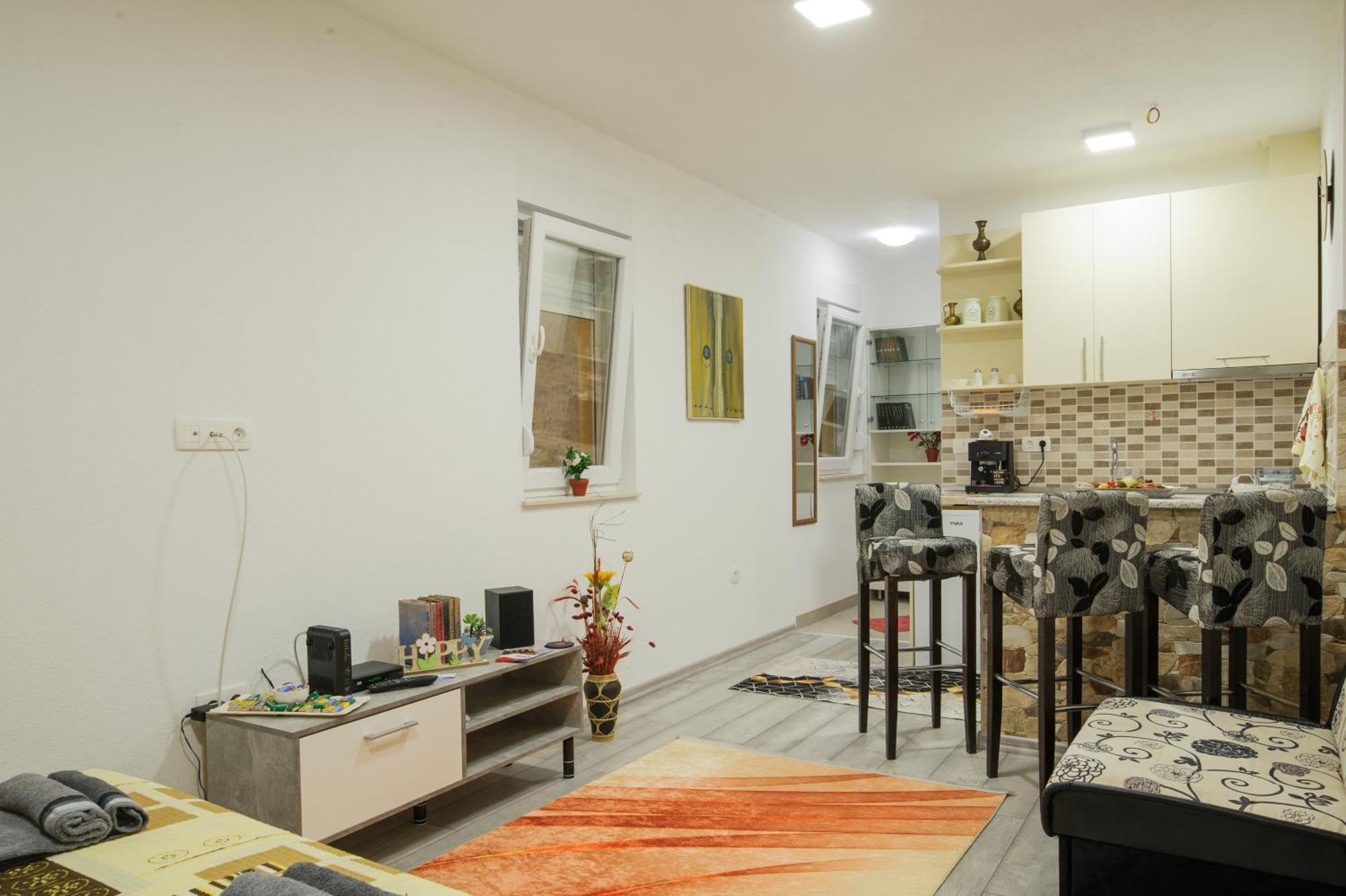מוסטר Studio Apartments Kim - Dilberovic מראה חיצוני תמונה